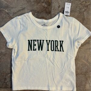 Hollister Cream Women's Graphic Shorts